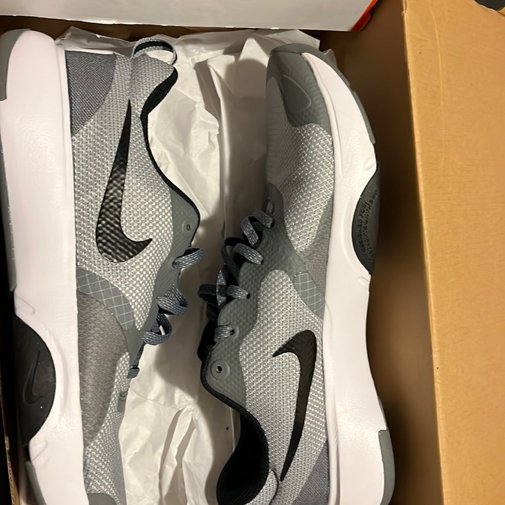 Nike city rep running shoes size 10 never worn